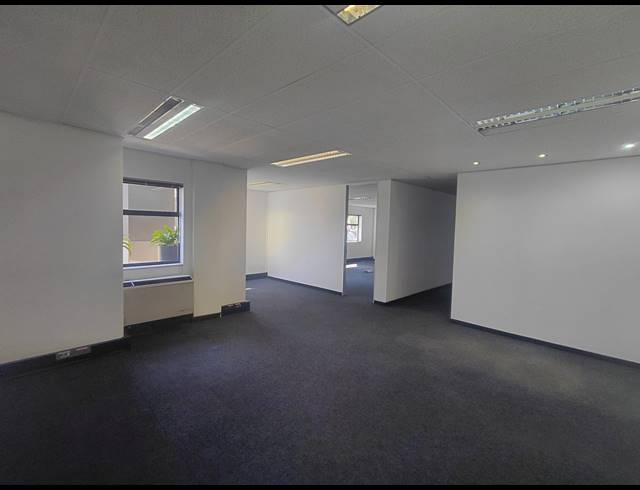 359M² OFFICE TO LET IN BRYANSTON